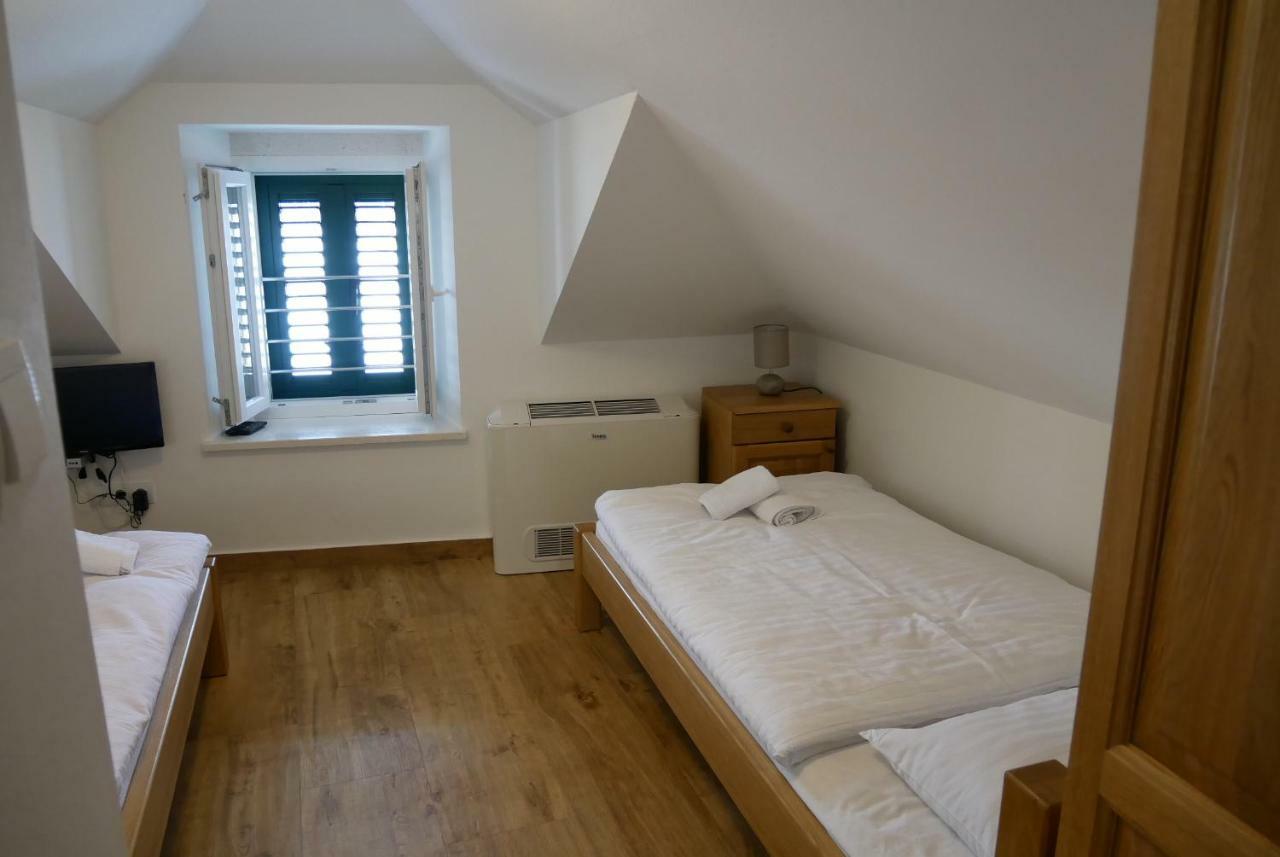 Guest House Jere Old Town Рогозница Экстерьер фото